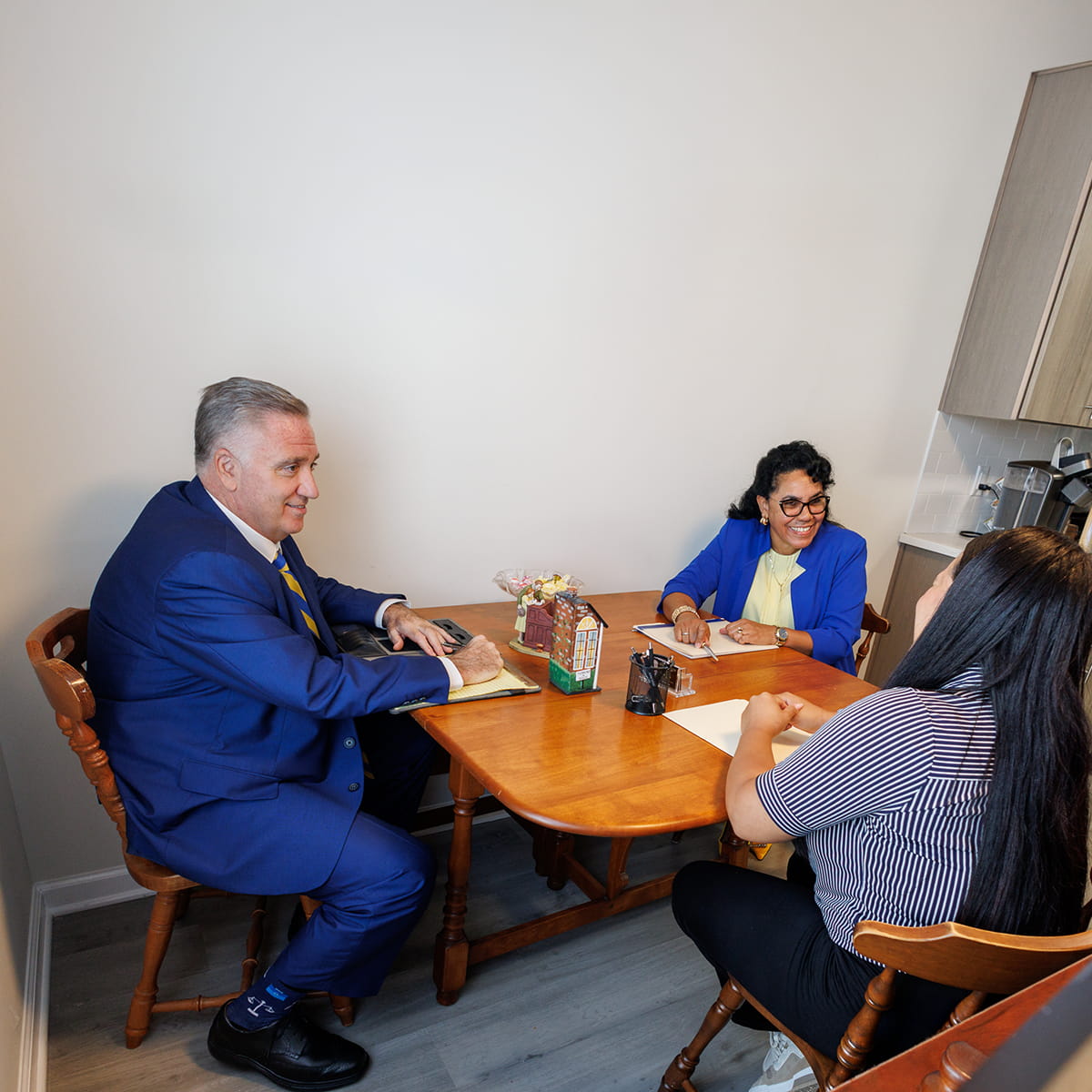 East Brunswick NJ DUI, DWI and traffic ticket lawyer Stephen Jones meeting with a client
