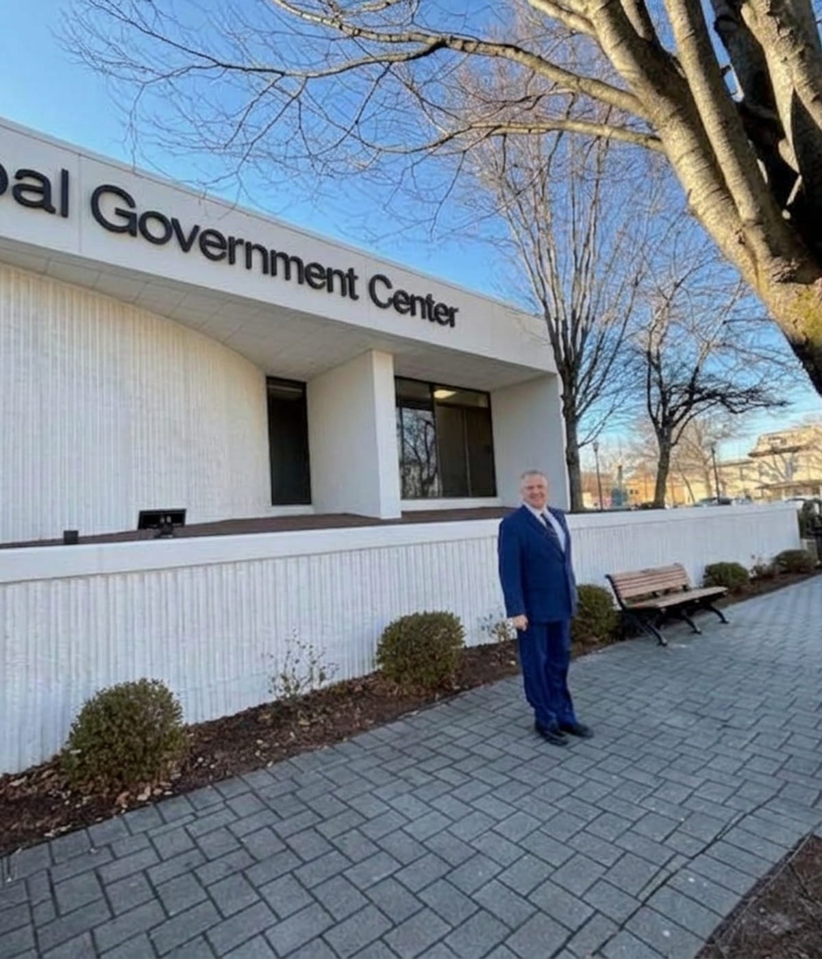 South Brunswick NJ criminal defense lawyer Stephen Jones outside a New Jersey courthouse